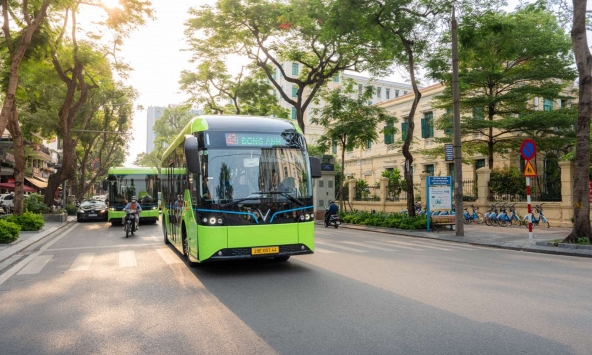 Vinbus khai trương tuyến buýt điện 43 - Kết nối nội thành với Đông Anh