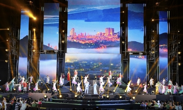 Nha Trang - Ấn tượng cùng đêm giao lưu văn hoá nghệ thuật Quốc tế