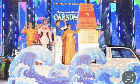 Nha Trang sôi động với lễ diễu hành Carnival