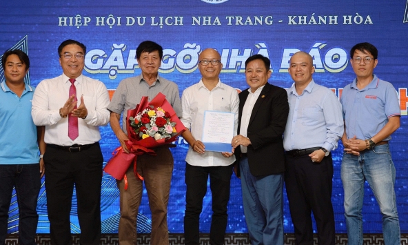 Khánh Hòa ra mắt Câu lạc bộ Báo chí Du lịch