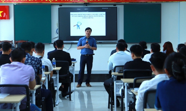 Viện Nghiên cứu Quản lý Giáo dục và Pháp luật tập huấn kỹ năng nhận biết hồ sơ, giấy tờ thật - giả