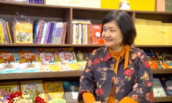 Tiến sĩ Nguyễn Thụy Anh – Người phụ nữ giữ hồn tiếng Việt qua bộ sách “Chào tiếng Việt”