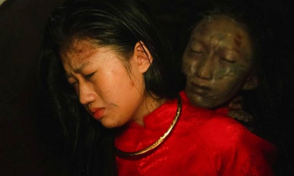 Mai Mỹ Ngân - Mai Cát Vi: Cặp chị em gây sốt trong phim kinh dị 'Út Lan: Oán Linh Giữ Của'