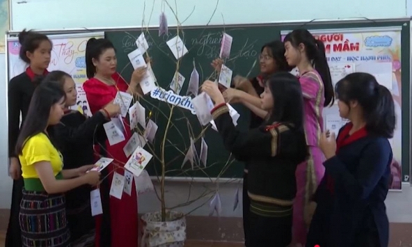 Cô giáo vùng xa tận tụy vì học sinh: 18 năm chăm lo cho những “mầm xanh” Tây Nguyên