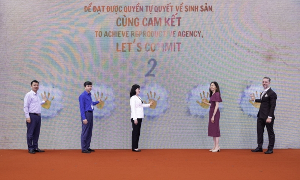 Việt Nam đẩy mạnh bảo vệ quyền sinh con và thích ứng với già hóa dân số