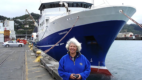 “Mối tình với biển cả”, chuyện về nữ khoa học gia dành trọn đời nghiên cứu đại dương