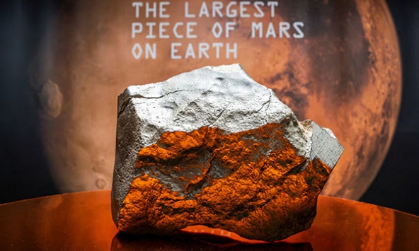 Khối thiên thạch từ sao Hỏa lập kỷ lục bán đấu giá tại Mỹ