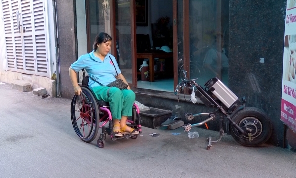 Chân dung người phụ nữ khuyết tật vượt lên số phận: ‘tôi không muốn là gánh nặng của ai’