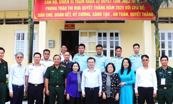 Nguyên Phó Chủ tịch nước Trương Mỹ Hoa cùng lãnh đạo TP.HCM tri ân người có công tại đặc khu Côn Đảo