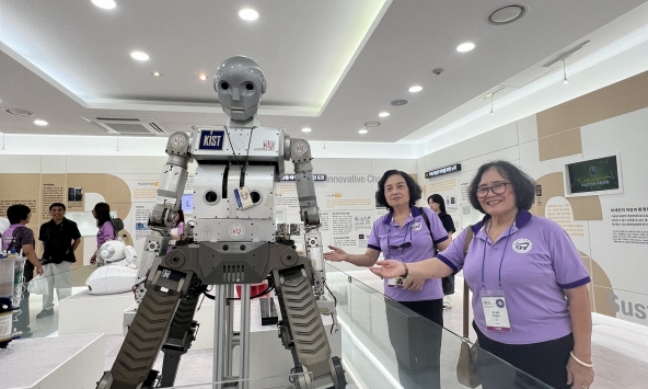 Đoàn đại biểu nữ trí thức Việt Nam thăm Viện Khoa học và Công nghệ Hàn Quốc (KIST)