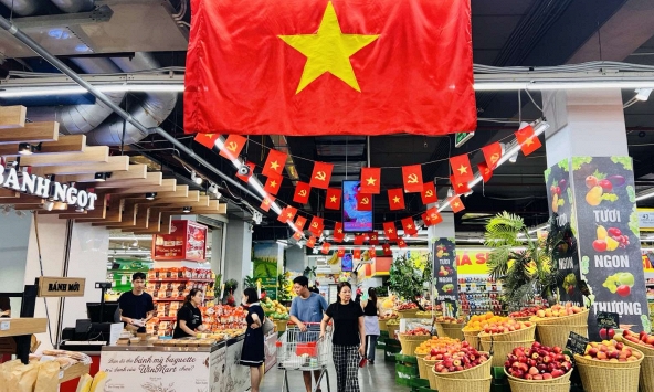 Siêu thị đồng loạt tăng dự trữ, giảm giá sâu phục vụ người tiêu dùng dịp Quốc khánh 2/9