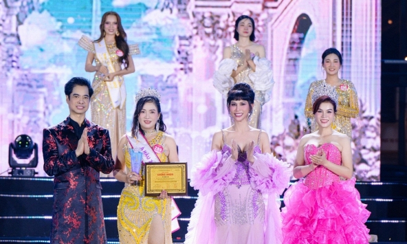 Hoa hậu Doanh nhân Hương sắc Việt Nam 2025: Nữ hoàng nông sản miền Tây Thanh Bình đạt Á hậu 3