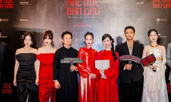 Dàn diễn viên quen thuộc của màn ảnh phía Bắc đổ bộ thảm đỏ 'Khế Ước Bán Dâu' 