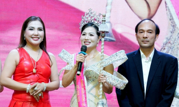 Ấm áp đêm tiệc Thanks Party “Vinh quang ngày trở về” của Tân Hoa hậu Đoàn Thị Minh Toán