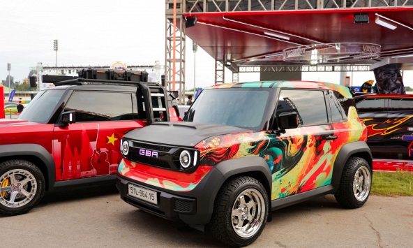 Từ đi chợ, đưa con đi học đến xuyên Việt: VinFast VF 3 phủ sóng trên mọi nẻo đường Việt Nam