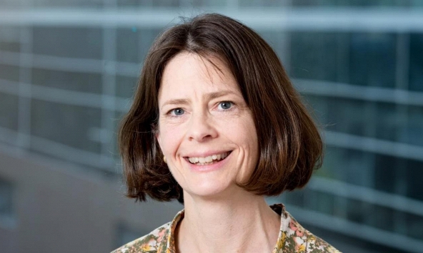 Tiến sĩ Mary Elizabeth Brunkow: Khoa học là hành trình đặt ra những câu hỏi và không dừng lại cho đến khi tìm được câu trả lời