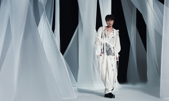 Gavin kể hành trình chữa lành qua MV “Học Cách Mỉm Cười”