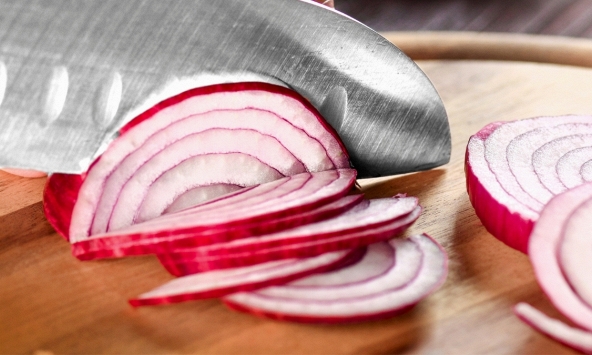 Các nhà khoa học tìm ra cách đơn giản giúp thái hành tây không còn chảy nước mắt