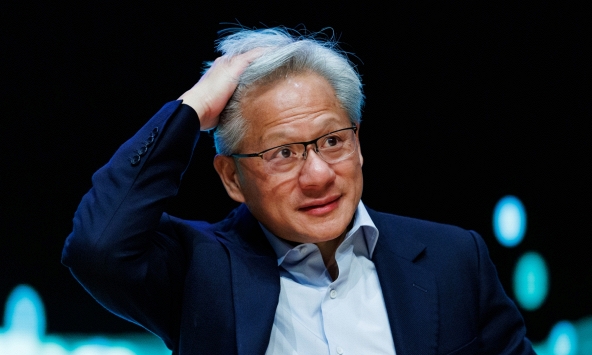 CEO NVIDIA: Đi sau Mỹ chỉ “vài nano giây”, Trung Quốc sắp thắng trong cuộc đua AI