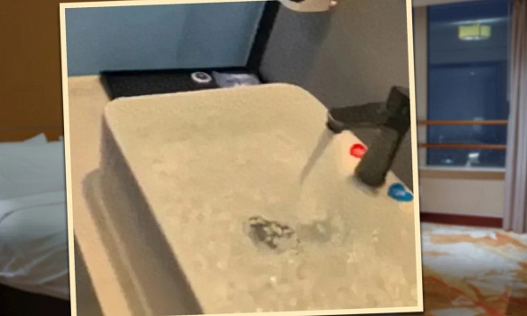 Bị từ chối hủy đặt phòng, khách cố tình xả nước làm ngập phòng khách sạn, sau đó phải đền gấp gần 300 lần số tiền ban đầu