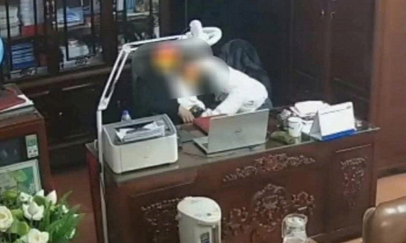 MỚI: Buộc THÔI VIỆC Chủ tịch Hội đồng quản trị trường THPT có clip thân mật cùng nhiều phụ nữ 