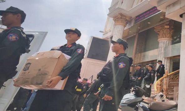 Cận cảnh các thùng carton được đưa ra từ cơ sở thẩm mỹ Mailisa tại TP.HCM