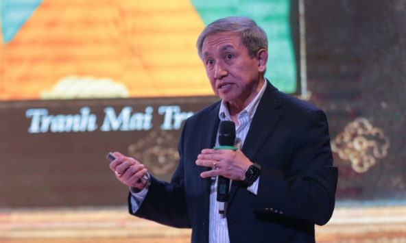 Không có gì phải xấu hổ khi nói tiếng Anh với 'accent' Việt Nam!