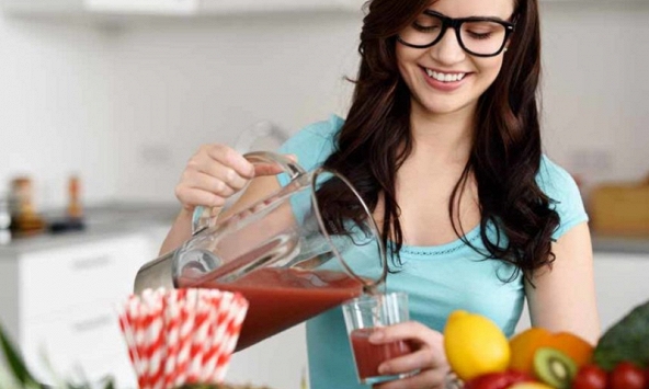 Bác sĩ chia sẻ một loại nước trái cây 3 thành phần có thể giúp làn da 'sáng từ gốc' trong suốt mùa đông