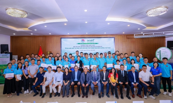 Đào tạo về dinh dưỡng thể thao nâng cao cho các huấn luyện viên và cầu thủ bóng đá