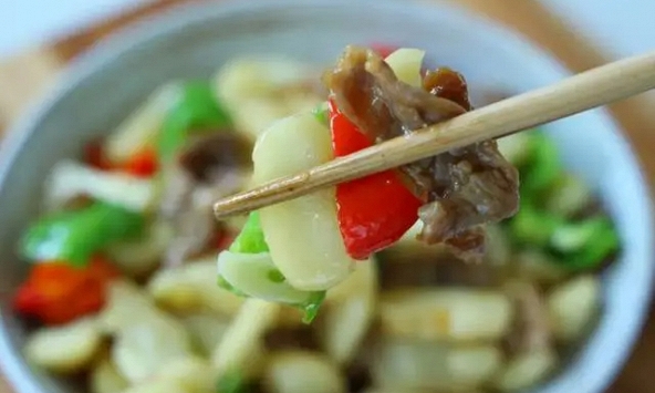 Vào mùa đông, hãy dùng loại 'rau' này xào với thịt bò vừa ngon miệng lại tốt cho tim mạch và ngừa đột quỵ