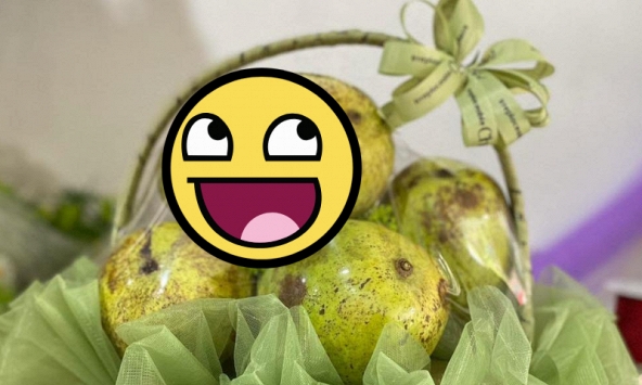 Giỏ quà 20/11 đang gây bão mạng: Người chê, người khen, còn 1 giáo viên bình luận thẳng 'Tôi rất thích, nhìn đã thấy chân tình'!