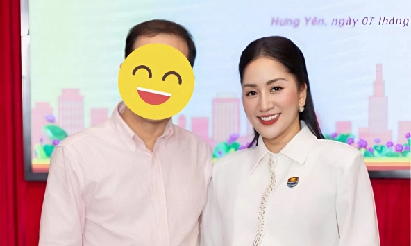 Học vấn CỰC KHỦNG của người đàn ông đứng cạnh Khánh Thi!