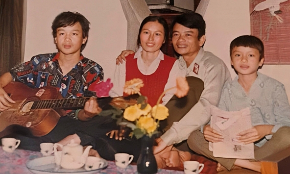 Nam sinh từng bị thầy cô phạt nặng vì đi đánh nhau giờ xuất hiện trên TV mỗi ngày, từng giữ vai trò quan trọng tại A80