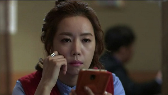 Mẹ chồng khoe con gái lấy chồng sướng như bà hoàng, tôi chỉ biết cười trừ thở dài: “Giá mà mẹ làm dâu giúp cô ấy 2 ngày”