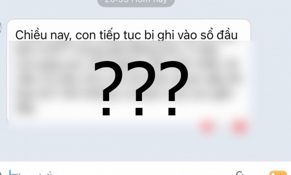 Con mất trật tự, bị cô giáo nhắn tin nhắc nhở, phụ huynh tự ái chụp ảnh đăng lên MXH: Dân mạng đọc xong tranh cãi dữ dội