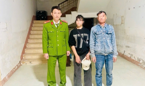 Buồn chuyện gia đình, thiếu nữ sinh năm 2007 đạp xe lên cao tốc tìm 'bạn trai online'