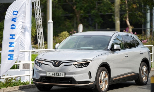 SUV tầm giá 1 tỷ đồng: Ưu thế vượt trội gọi tên VinFast VF 8