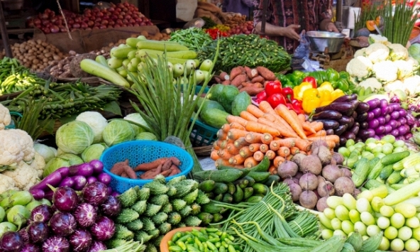 9 mẹo chọn rau sạch, ít thuốc trừ sâu, người không rành đi chợ cũng làm được