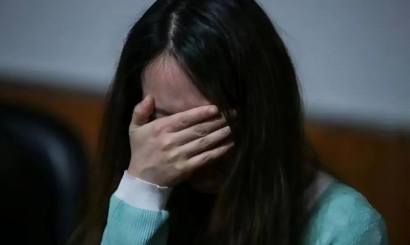 Mẹ lên mạng cầu cứu: 'Con tôi điên loạn rồi!', nghe câu chuyện, ai nấy lắc đầu ngao ngán!