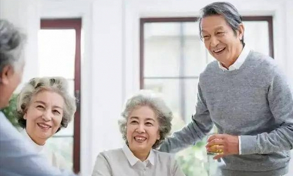 Các bác sĩ khuyên người cao tuổi: Sau 70 tuổi, khi vẫn còn có thể đi lại, hãy nhớ thực hiện 4 điều để có một tuổi già hạnh phúc