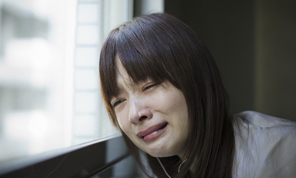 Tôi uất nghẹn khi nghe cuộc điện thoại của mẹ với họ hàng!