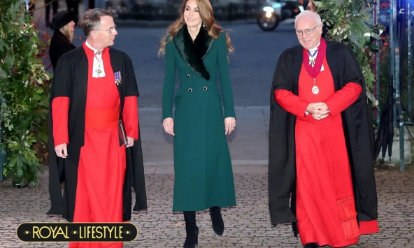 Kate Middleton rạng rỡ chủ trì đại lễ Giáng sinh, visual 'bùng nổ' tại thánh đường thiêng liêng chỉ sau vài ngày gây bão với vương miện quyền lực