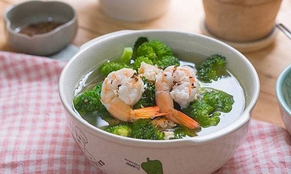 Tưởng tốt cho sức khỏe, ai ngờ súp lơ xanh lại có loạt ‘điểm tối’ khiến 3 nhóm người phải cực kỳ dè chừng khi ăn!