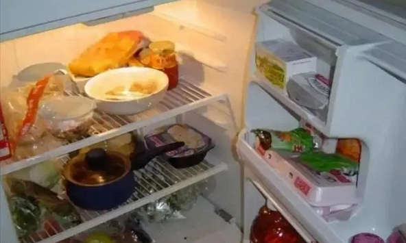 2 vợ chồng cùng lúc phát hiện ung thư gan, mở tủ lạnh ra bác sĩ hốt hoảng nói: 'Vứt ngay!'