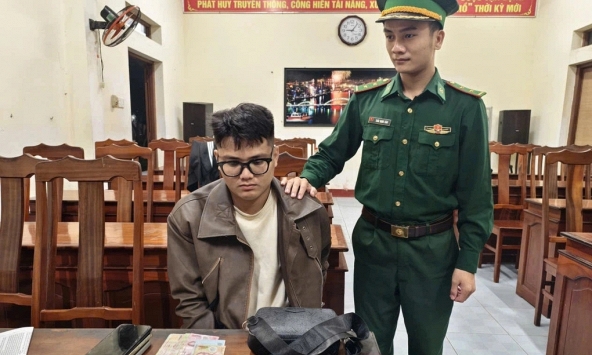 Bắt Nguyễn Quang Hải sinh năm 2000