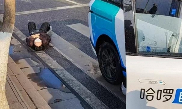 Xe ô tô Trung Quốc vừa gây ra vụ việc chấn động: Còn quá sớm để loại bỏ con người?