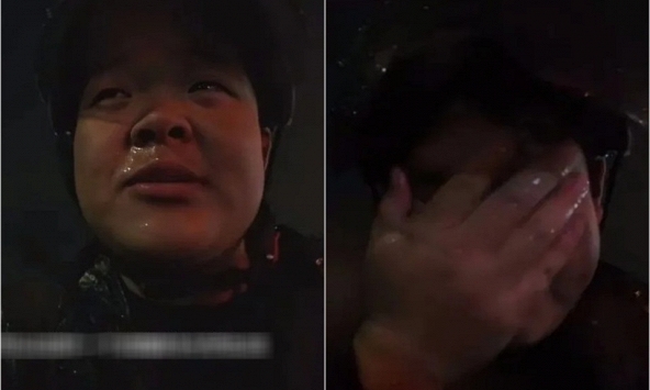 Nửa đêm, shipper bật khóc giữa cơn mưa làm vỡ òa MXH: 'Nếu có bố mẹ, chắc tôi đã...'