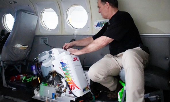 Mỹ đưa thứ to bằng lò vi sóng lên không gian: Trong khoảng cách 18km không vật gì có thể lọt khỏi tầm mắt