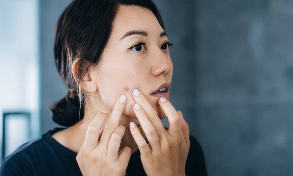 Cứ đổ lỗi cho stress, ai ngờ nguyên nhân mệt mỏi, da xấu, tóc rụng là do thiếu dưỡng chất này: 8 dấu hiệu phụ nữ rất dễ gặp