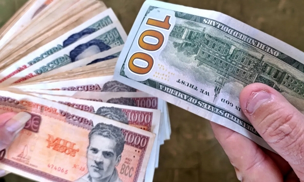 Chính thức: Cuba sẽ bắt đầu cho phép giao dịch bằng đồng USD